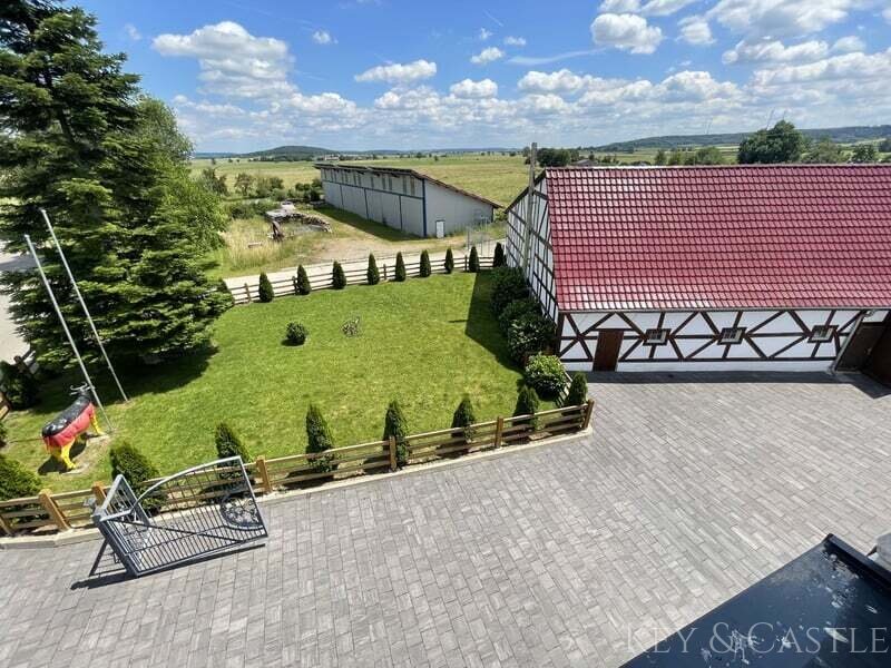 Exklusives Anwesen mit vielseitigem Potenzial-Pferdeimmobilie und zukünftige Kapitalanlage in Leutershausen (BY) Exklusives Anwesen mit vielseitigem Potenzial-Pferdeimmobilie und zukünftige Kapitalanlage in Leutershausen (BY)