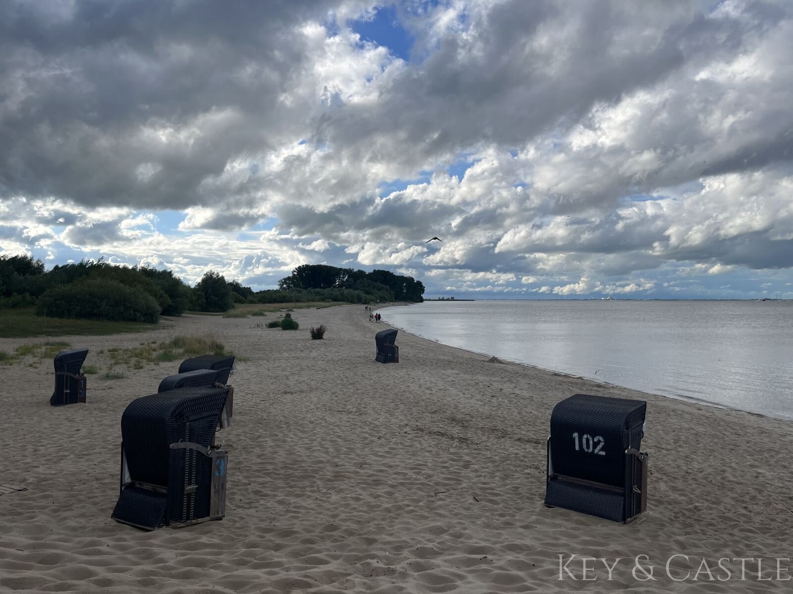 12 Km entfernter Hunde-und Reitstrand 