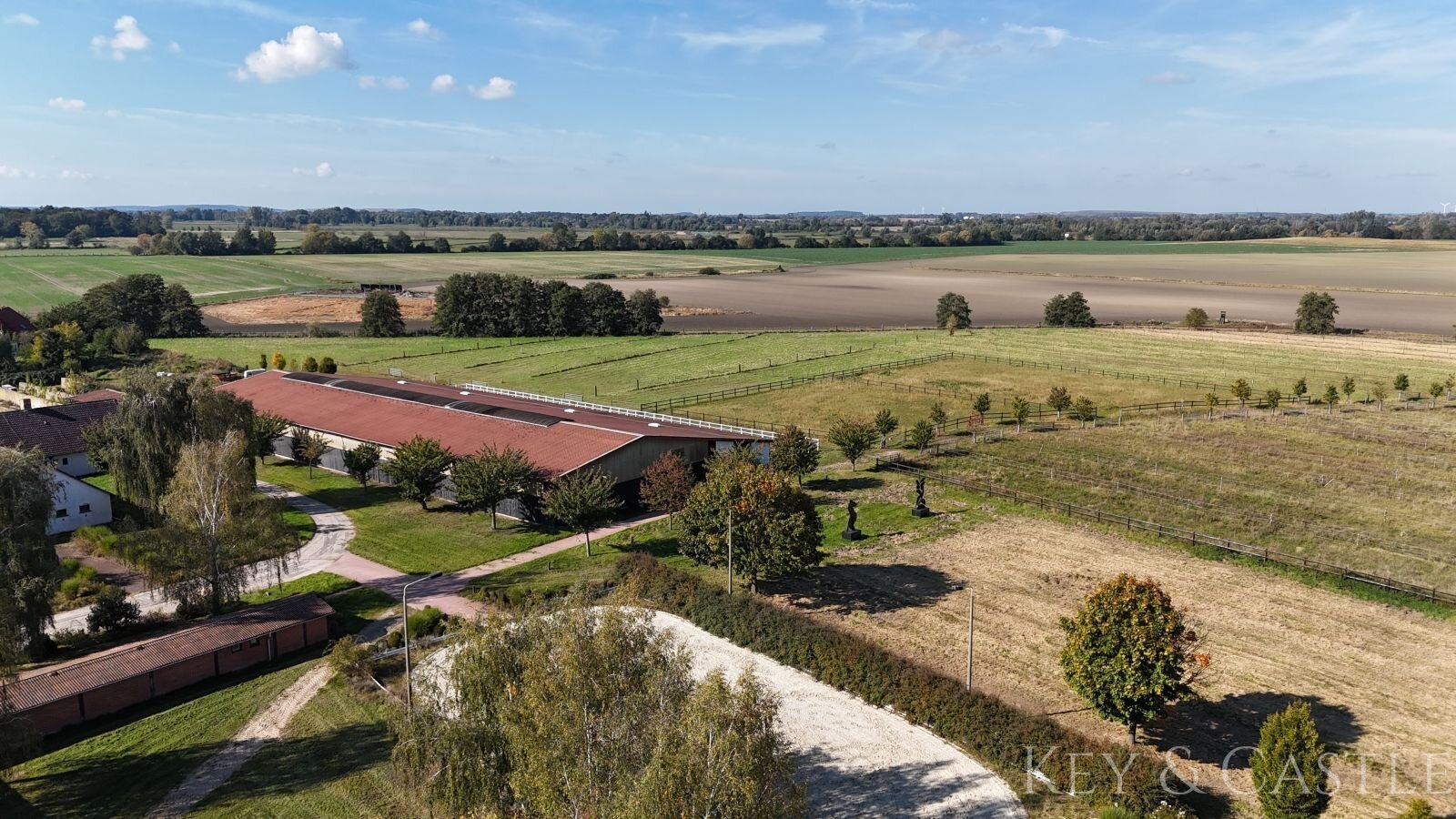 Einmalige Lage- Reitsportanlage bei Potsdam mit 16 Hektar arrondiertem Land Einmalige Lage- Reitsportanlage bei Potsdam mit 16 Hektar arrondiertem Land