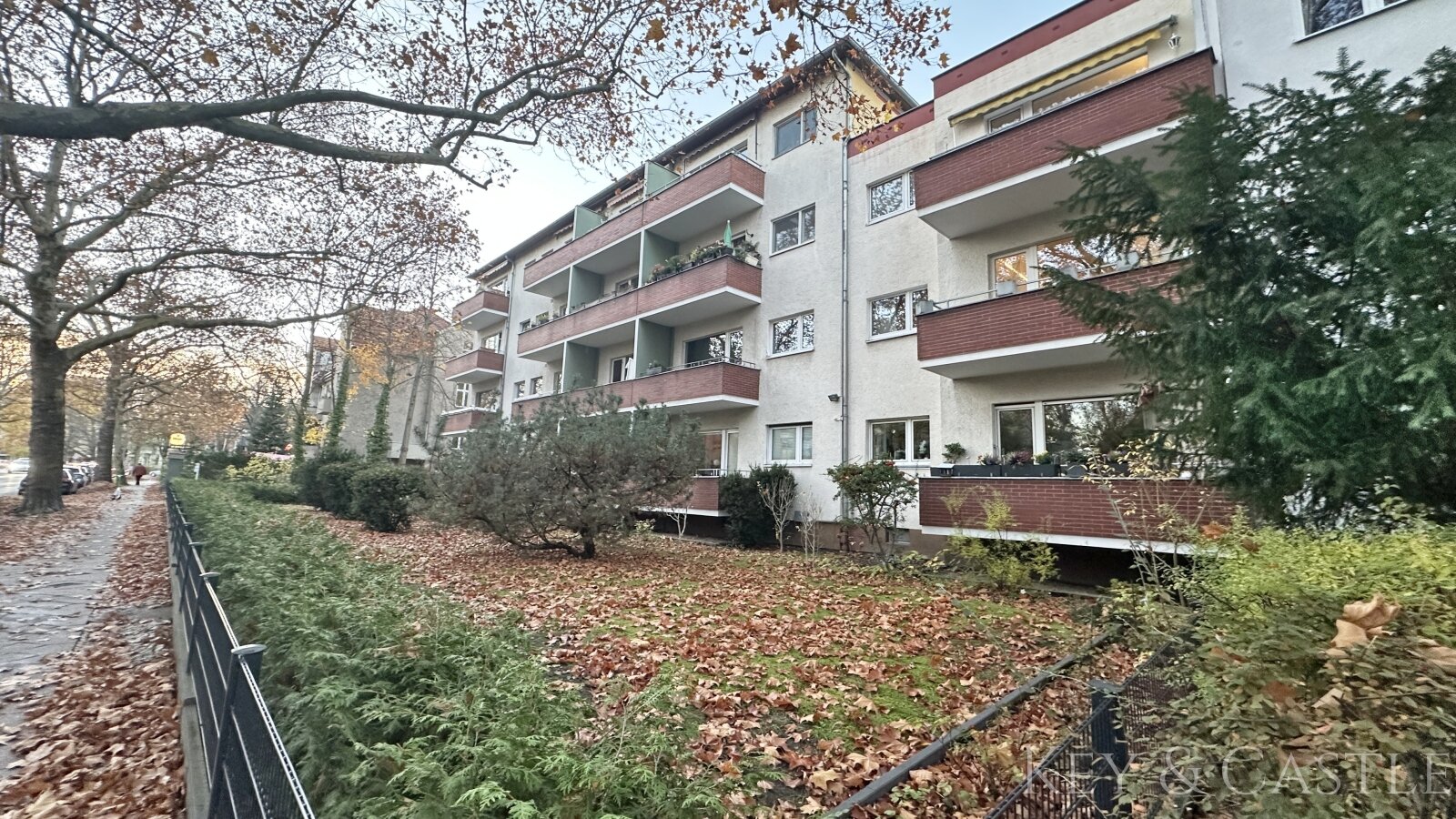 Lichterfelde - 2 bis 3 Zimmer in ruhiger Seitenstraße mit Südausrichtung Lichterfelde - 2 bis 3 Zimmer in ruhiger Seitenstraße mit Südausrichtung