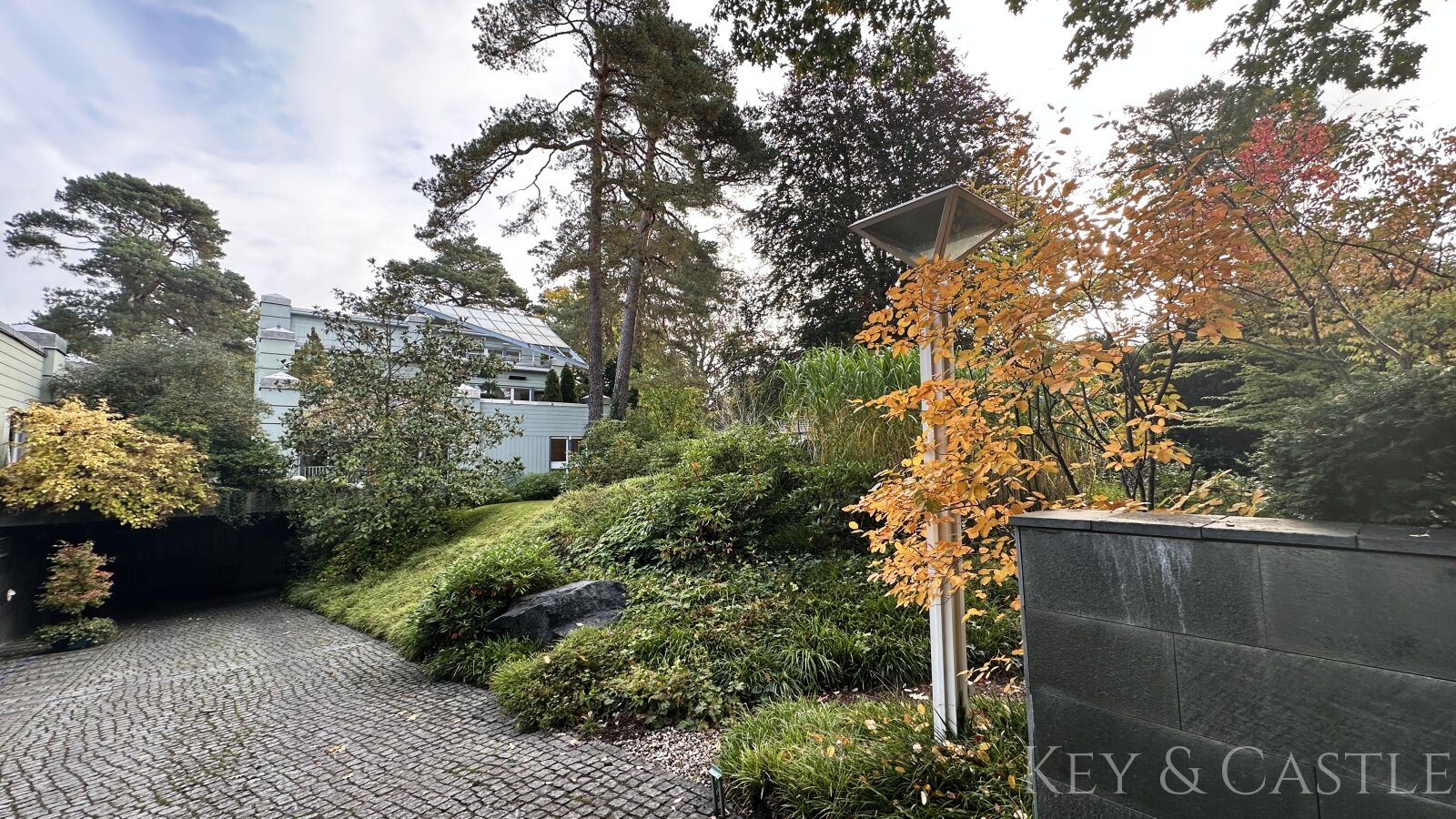 Exklusives Maisonette-Refugium in Bestlage Zehlendorf: Gartenidyll & flexibles Wohnkonzept Exklusives Maisonette-Refugium in Bestlage Zehlendorf: Gartenidyll & flexibles Wohnkonzept