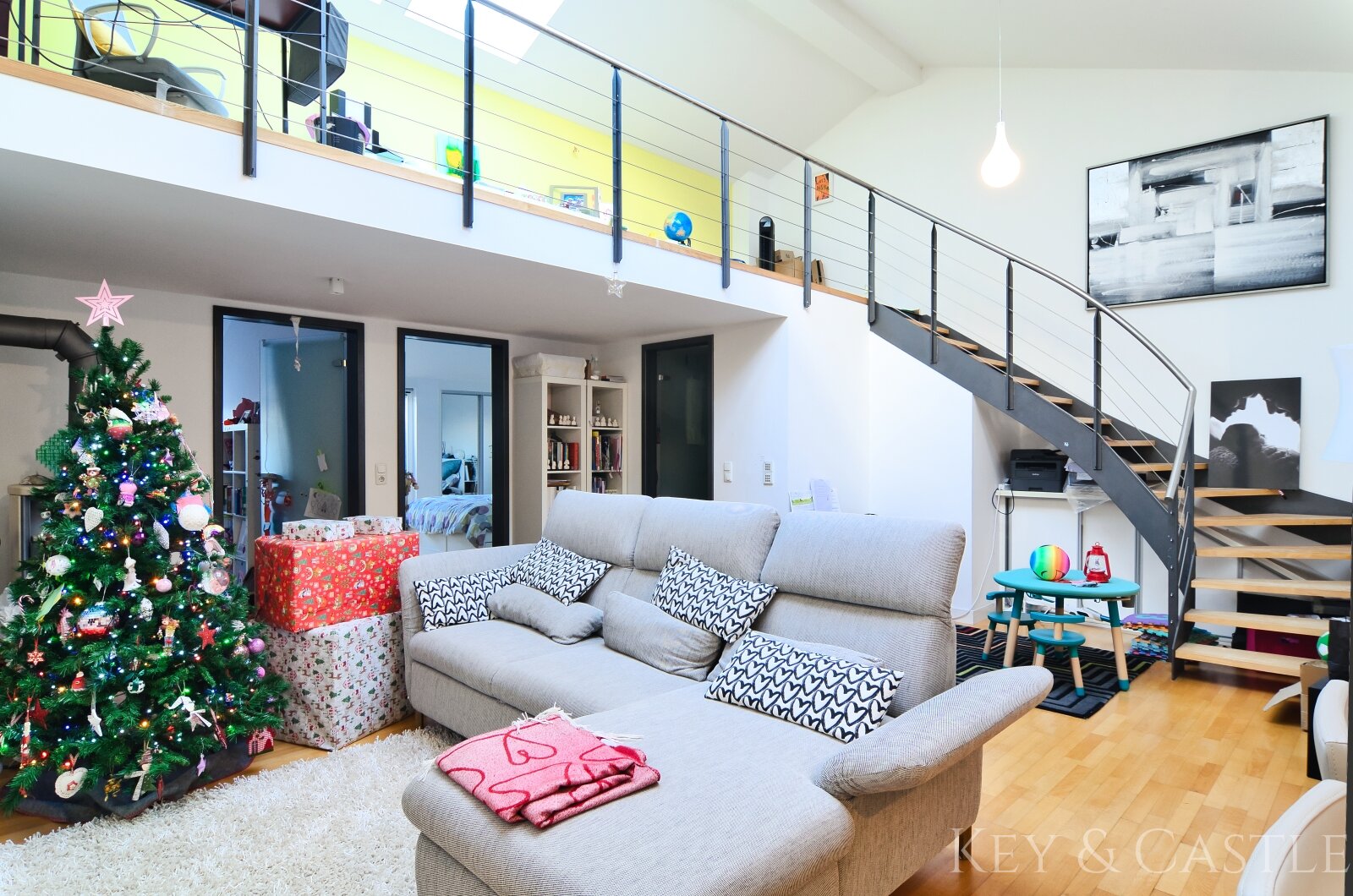 Luxus-Penthouse über den Dächern Berlins – Privater Aufzug & Dachterrasse Luxus-Penthouse über den Dächern Berlins – Privater Aufzug & Dachterrasse