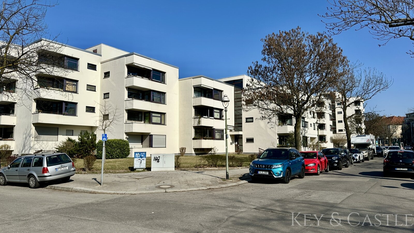 Apartment mit großer Sonnen-Terrasse in Westend Apartment mit großer Sonnen-Terrasse in Westend